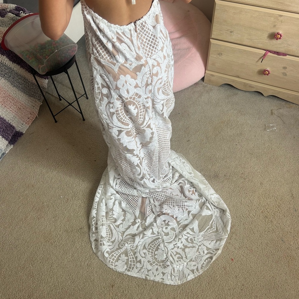 Elegant Cream Lace Dress